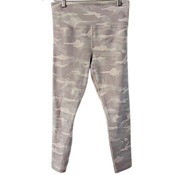 Athleta Women's Elation Camo 7/8 Tight Leggings - Gray/White, Size Medium - Picture 4 of 6